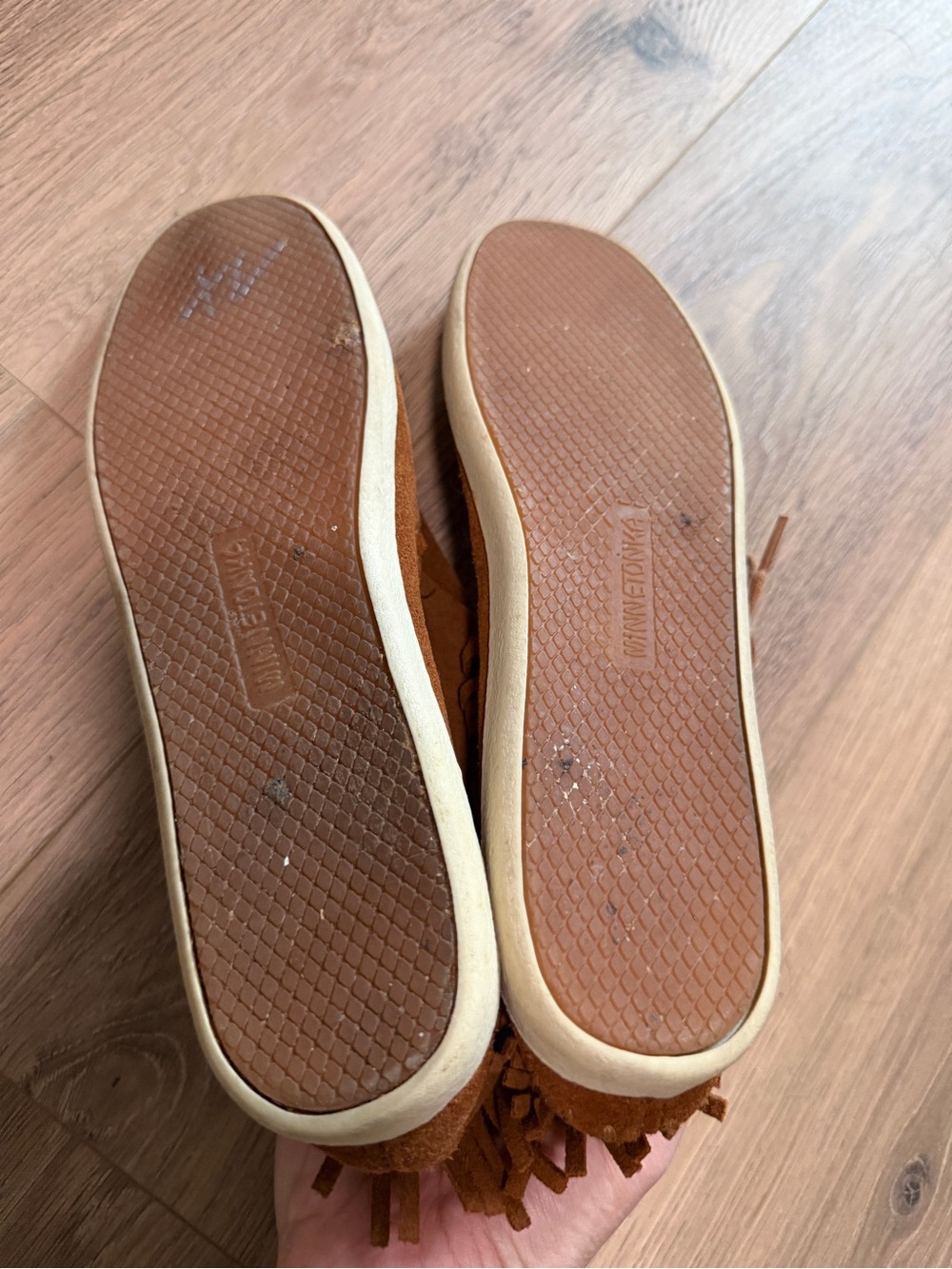 Minnetonka Women's Venice brown suede fringe moccasins size 8.5 hardsole - Picture 6 of 6